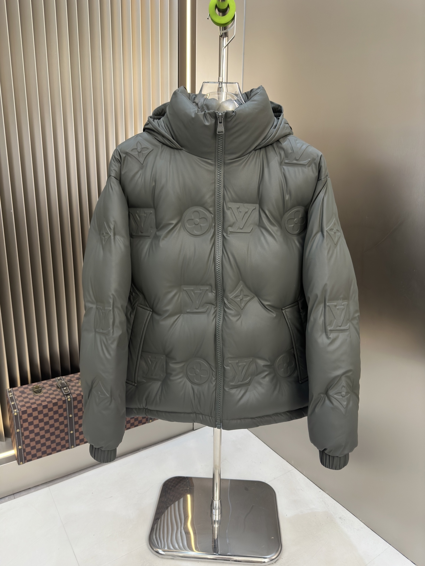 LV 2025 秋冬新款羽絨服