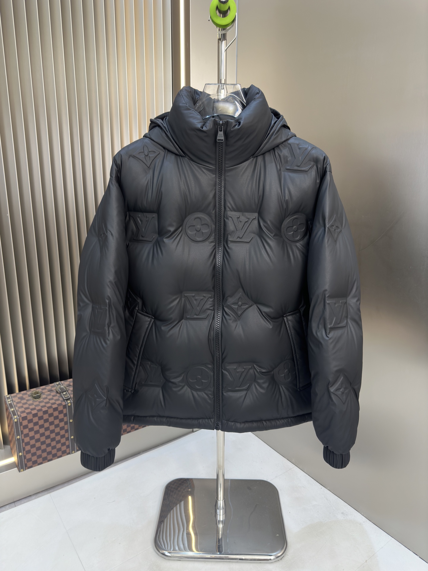 LV 2025 秋冬新款羽絨服
