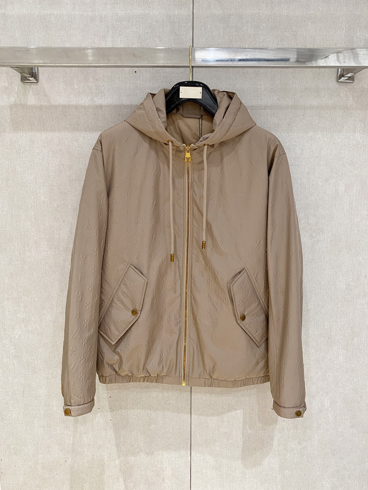 LV 秋冬男裝 Praz 抽繩風帽短款羽絨夾克