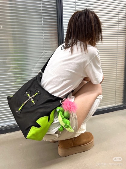 CH 克羅心十字架單肩斜挎包