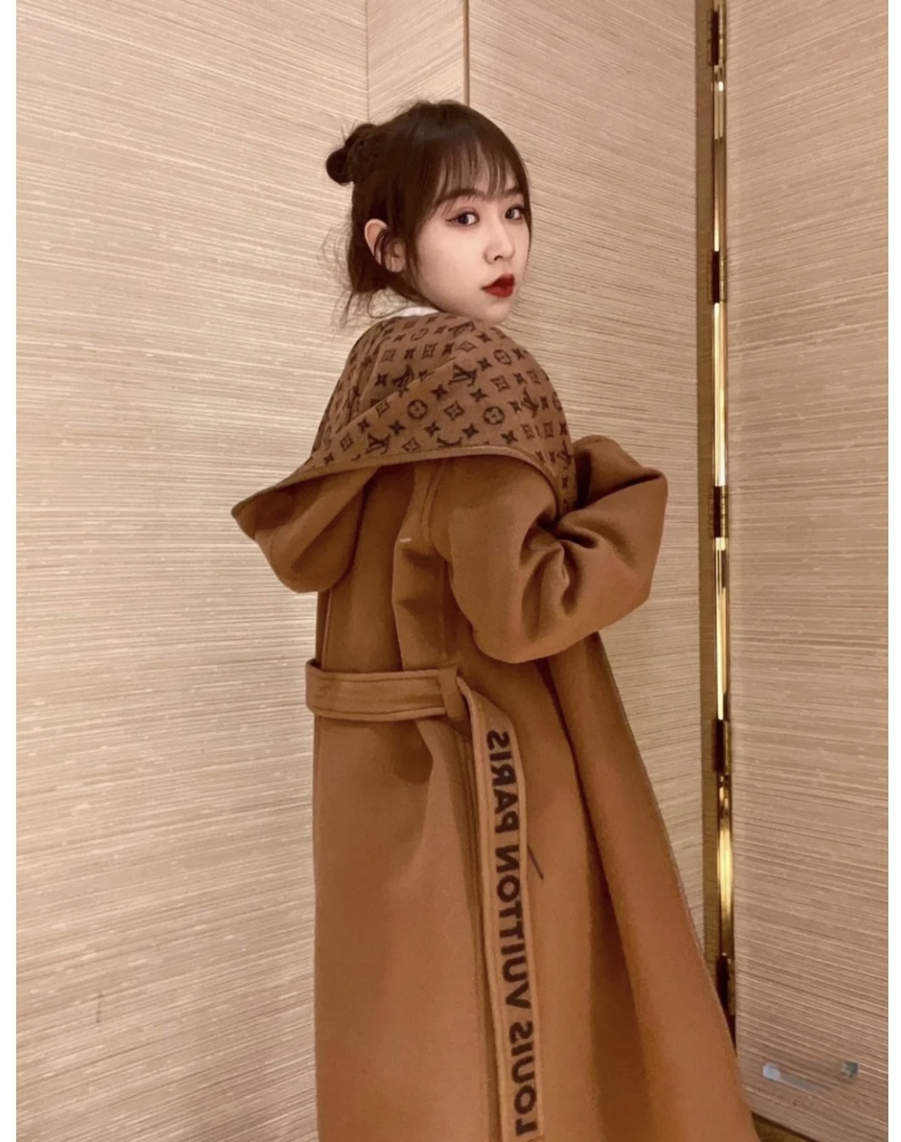 Louis 當季爆款老花小 Logo 浴袍圍裹式大衣