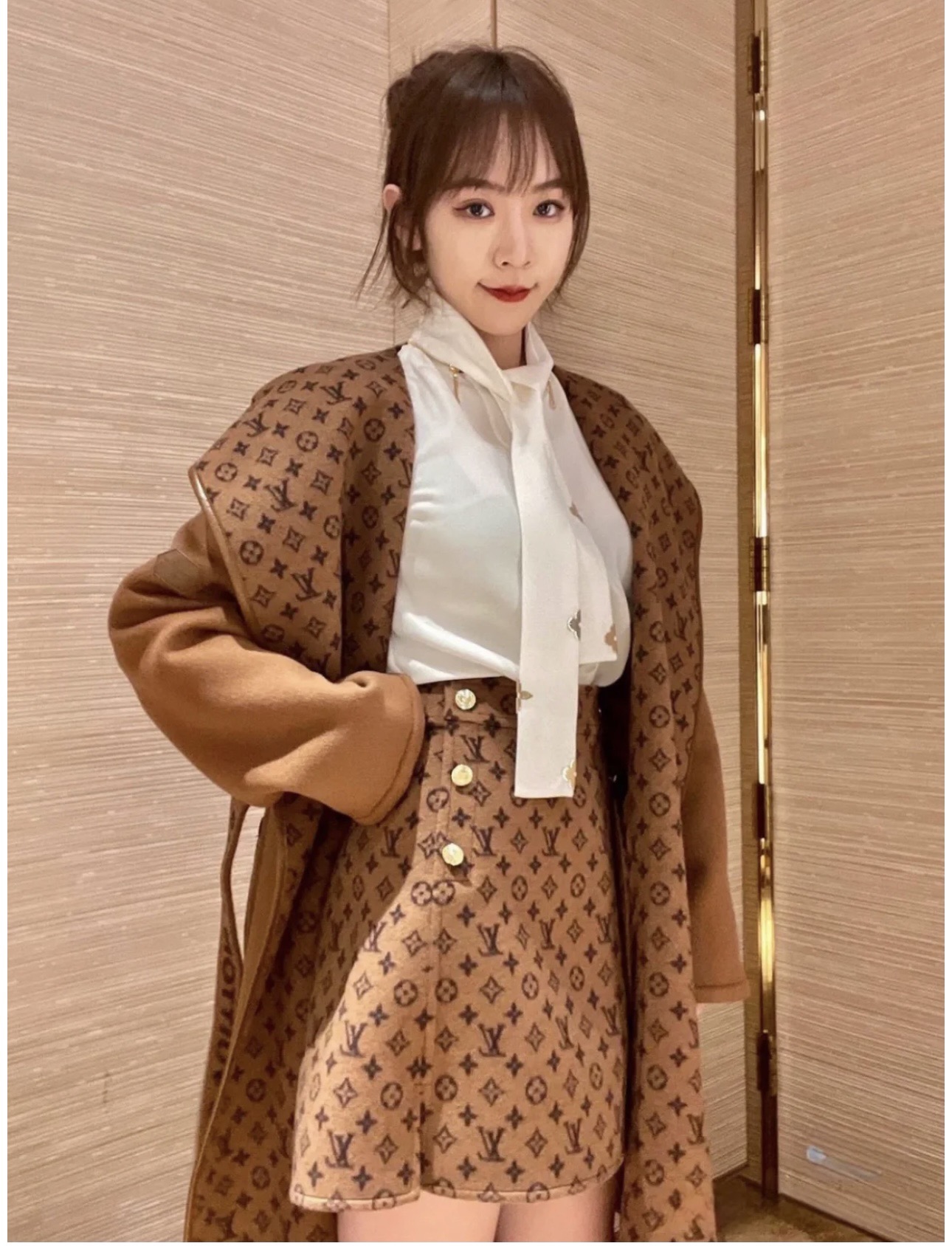 Louis 當季爆款老花小 Logo 浴袍圍裹式大衣