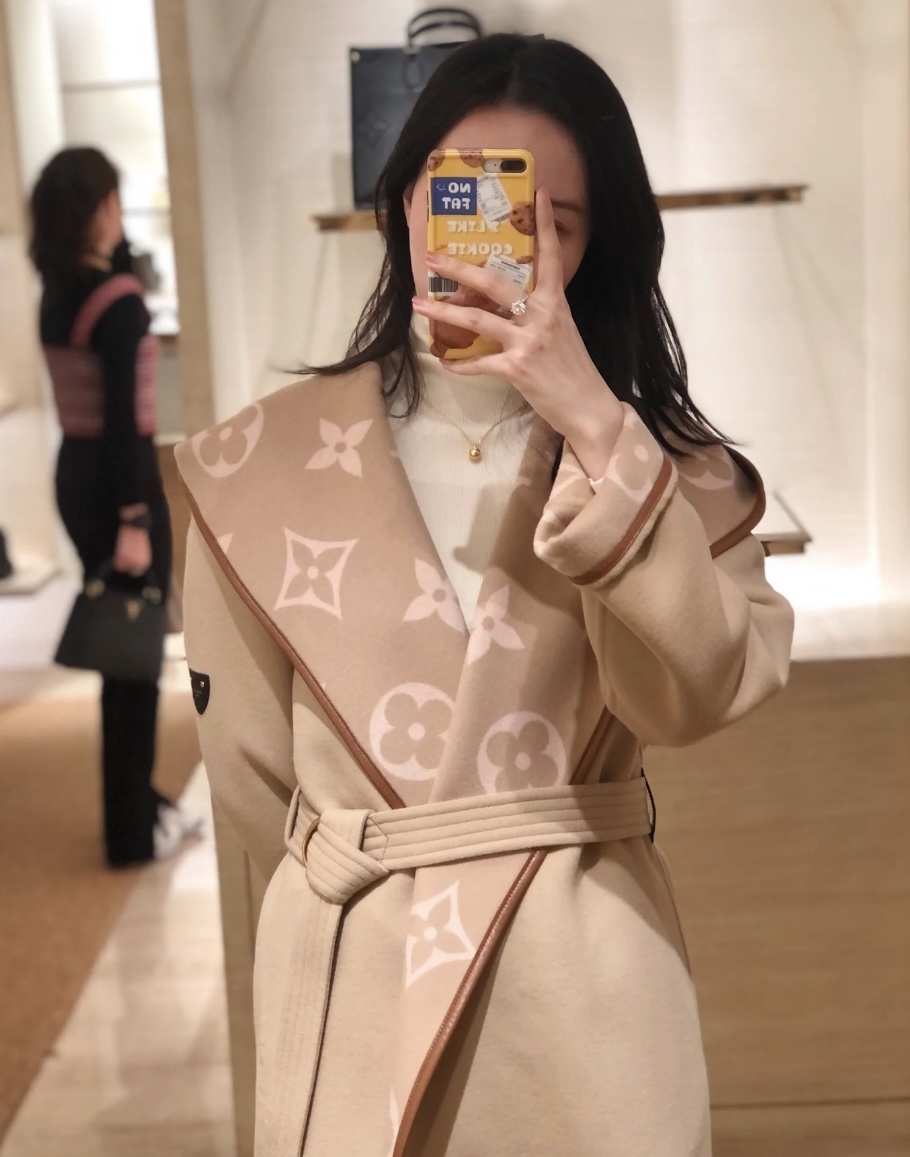 LOUIS VUITTON 驢家長款浴袍式大衣