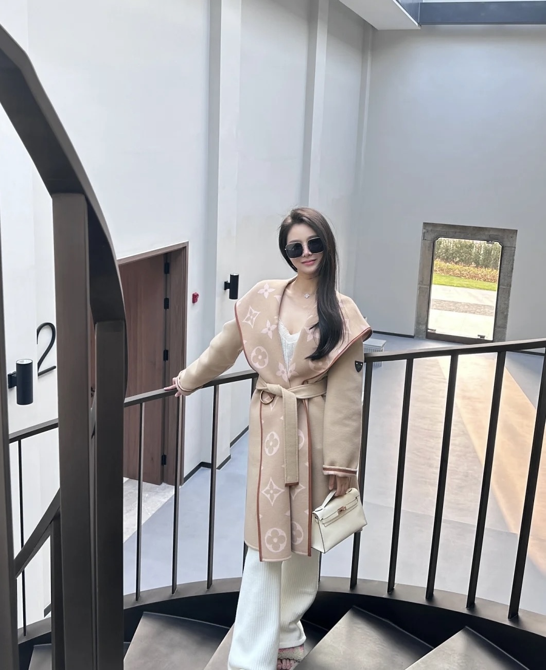 LOUIS VUITTON 驢家長款浴袍式大衣