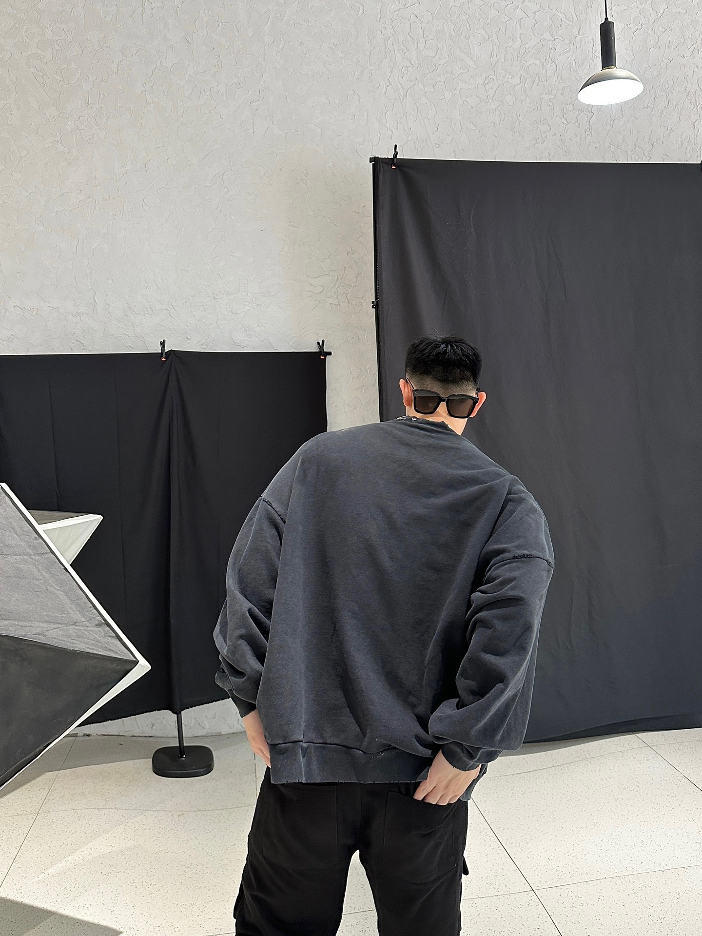 BLCG 巴黎世家領口鉚釘衛衣