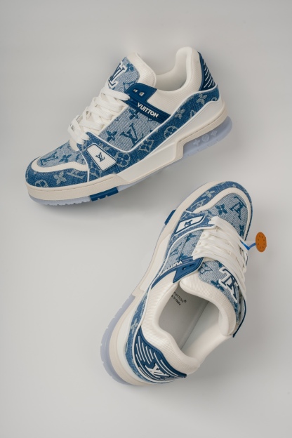 LOUIS VUITTON Trainer 皮革 圓頭繫帶 字母簽名 低幫 板鞋 鴛鴦 男女同款