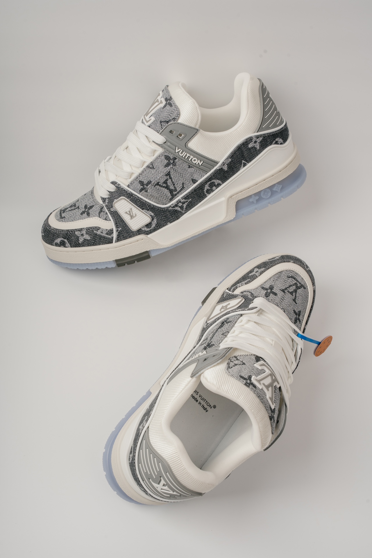 LOUIS VUITTON Trainer 皮革 圓頭繫帶 字母簽名 低幫 板鞋 鴛鴦 男女同款