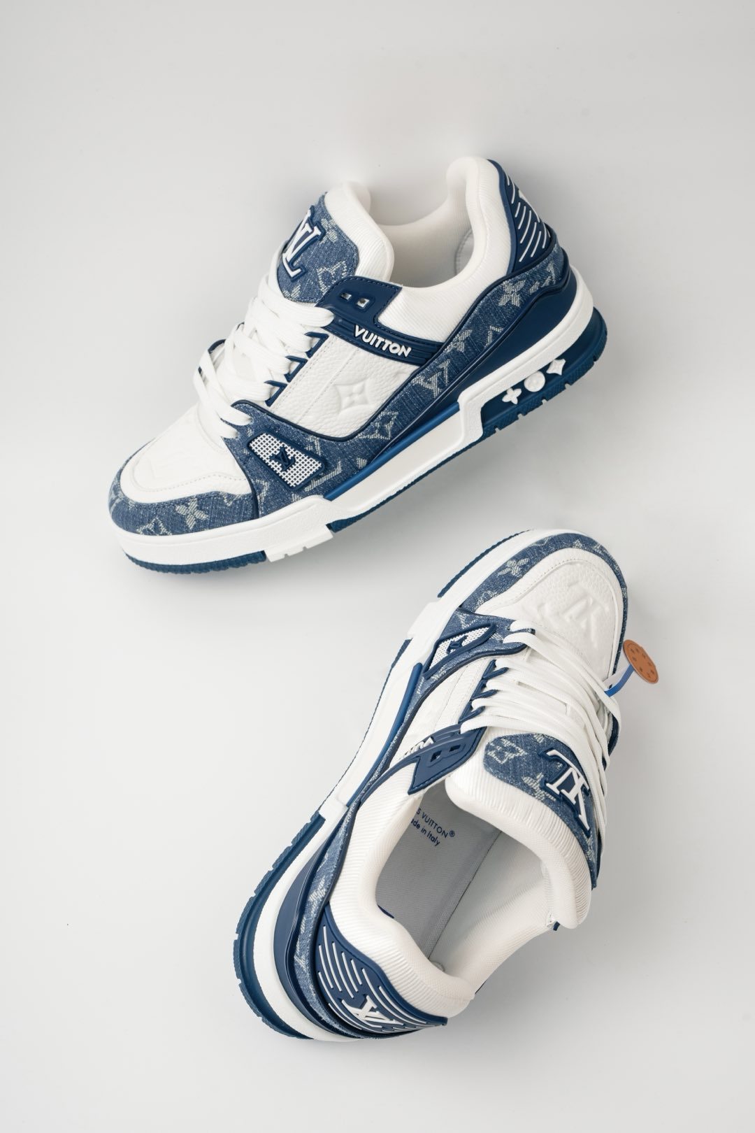 LOUIS VUITTON Trainer 皮革 圓頭繫帶 字母簽名 低幫 板鞋 鴛鴦 男女同款