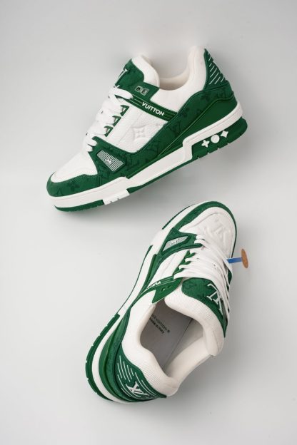 LOUIS VUITTON Trainer 皮革 圓頭繫帶 字母簽名 低幫 板鞋 鴛鴦 男女同款