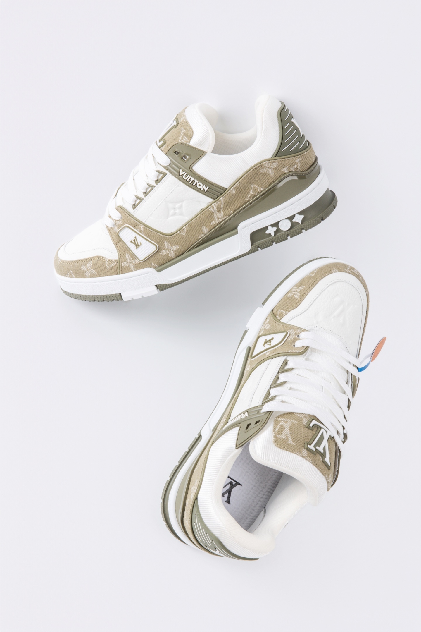 LOUIS VUITTON Trainer 皮革 圓頭繫帶 字母簽名 低幫 板鞋 鴛鴦 男女同款