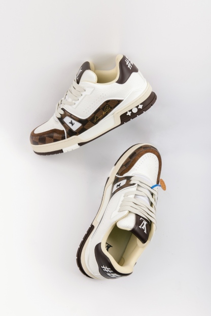 LOUIS VUITTON Trainer 皮革 圓頭繫帶 字母簽名 低幫 板鞋 鴛鴦 男女同款