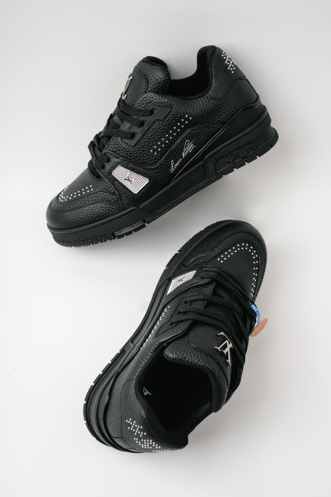  LV Trainer 紐釘款 男女同款