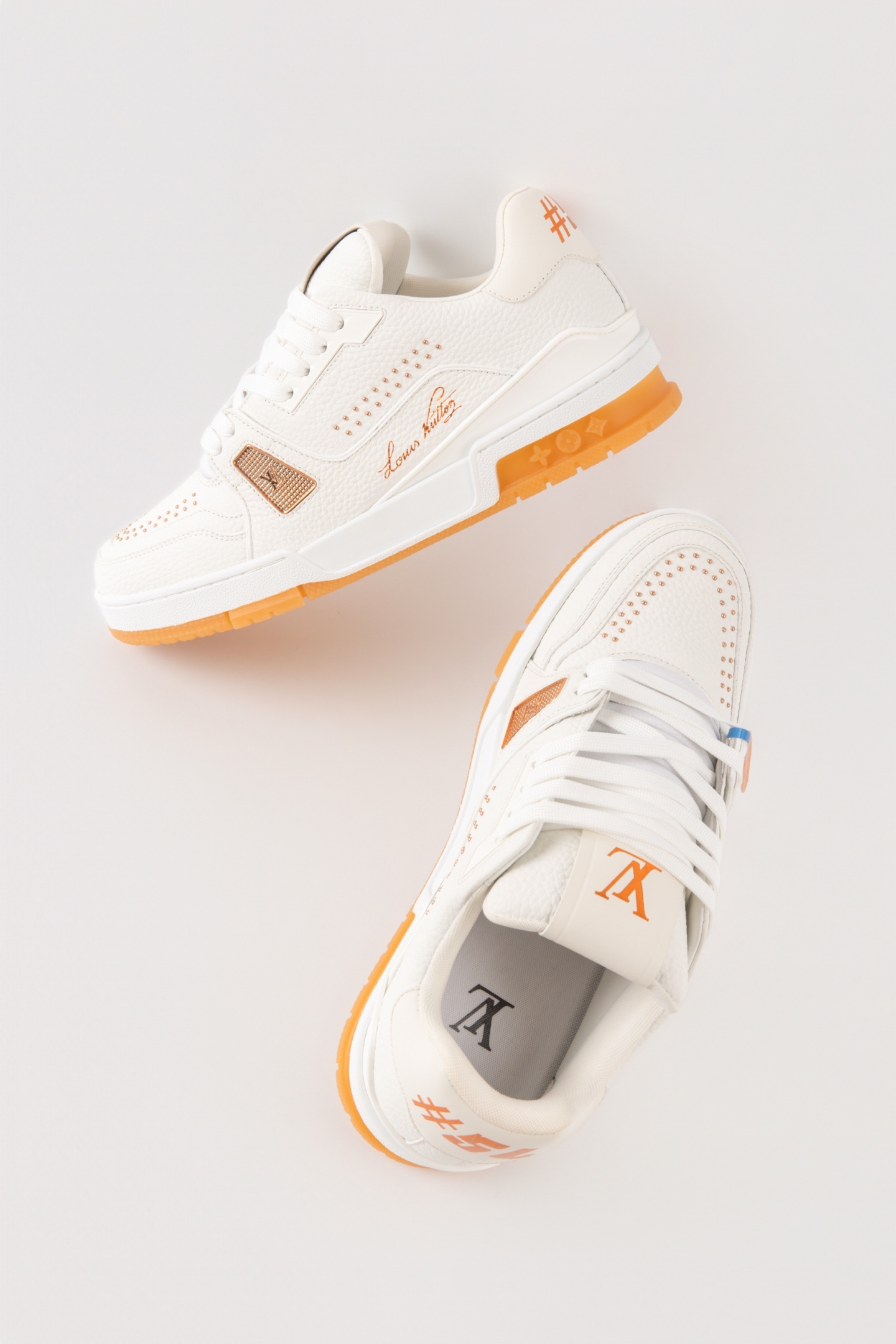  LV Trainer 紐釘款 男女同款