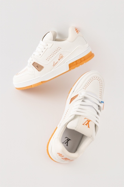  LV Trainer 紐釘款 男女同款