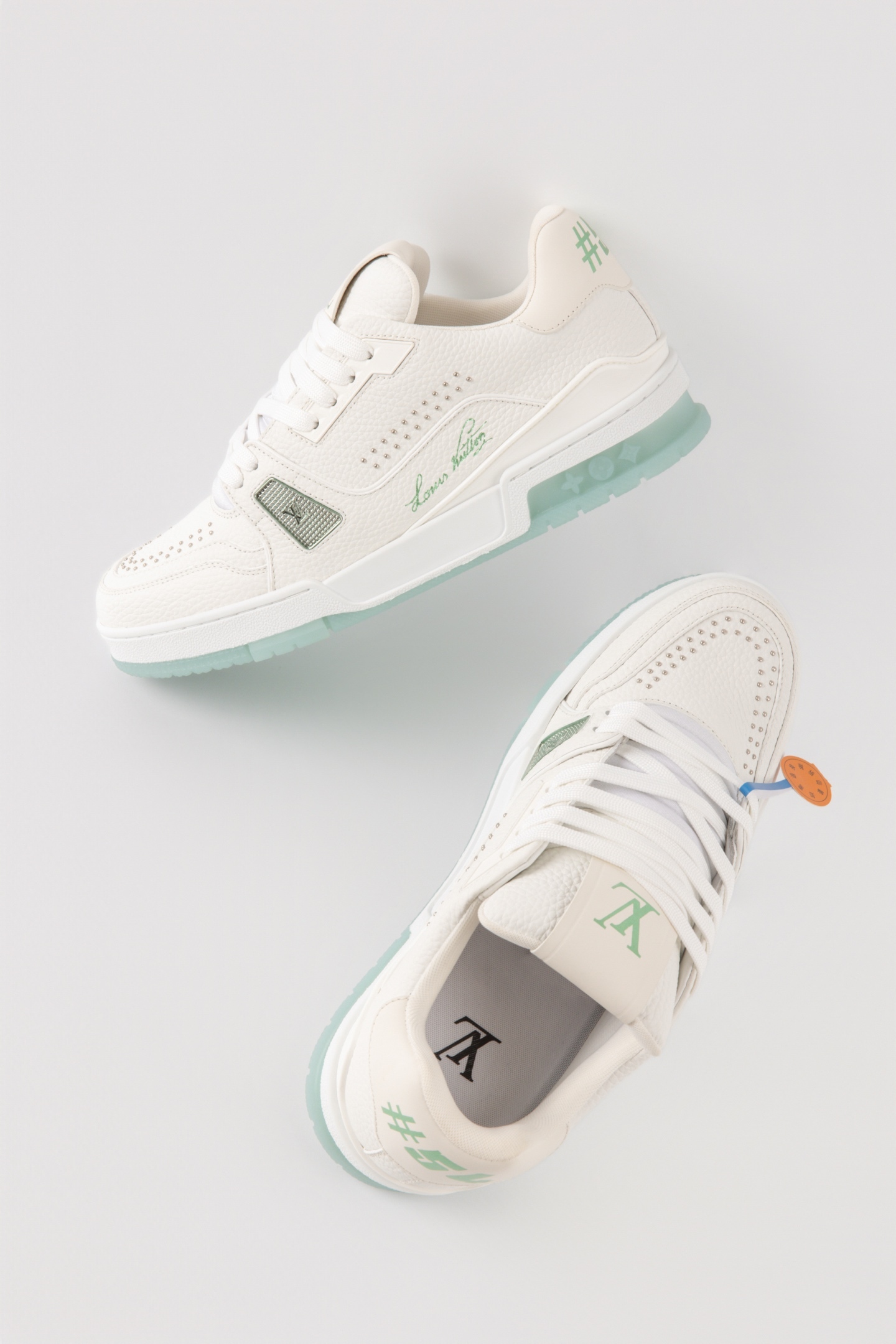  LV Trainer 紐釘款 男女同款