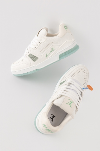  LV Trainer 紐釘款 男女同款