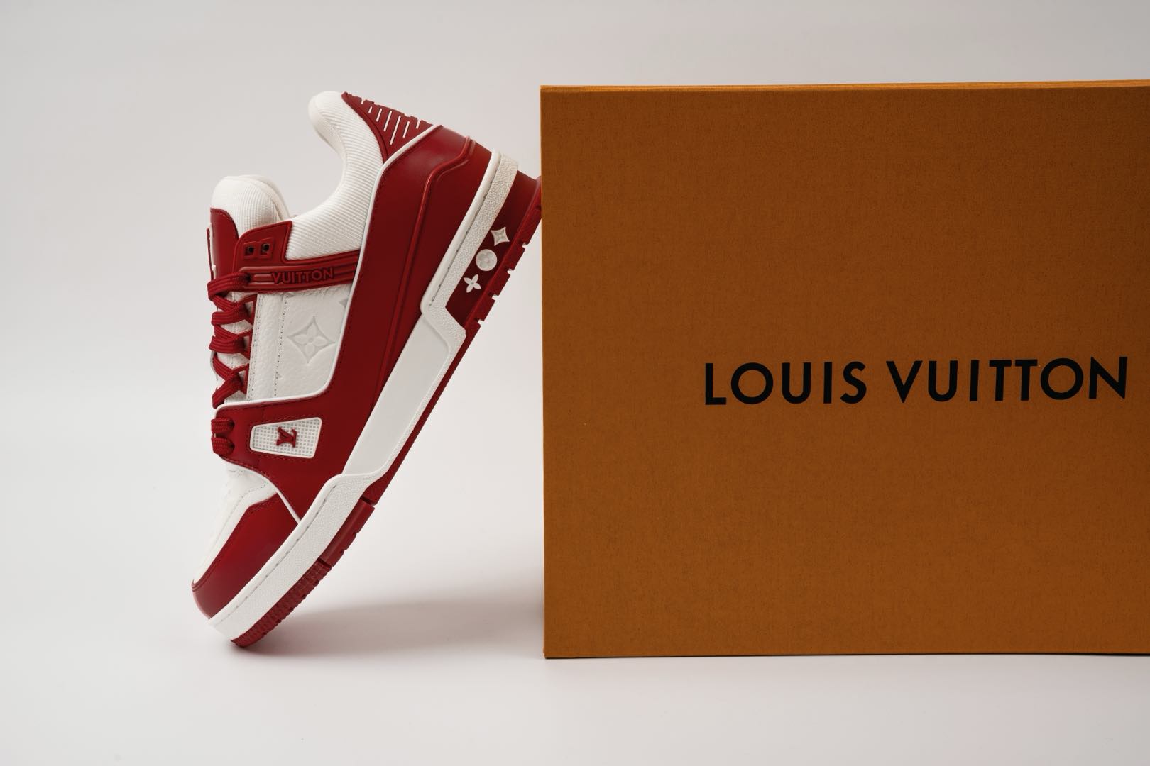 LV TRAINER 皮款 男女同款