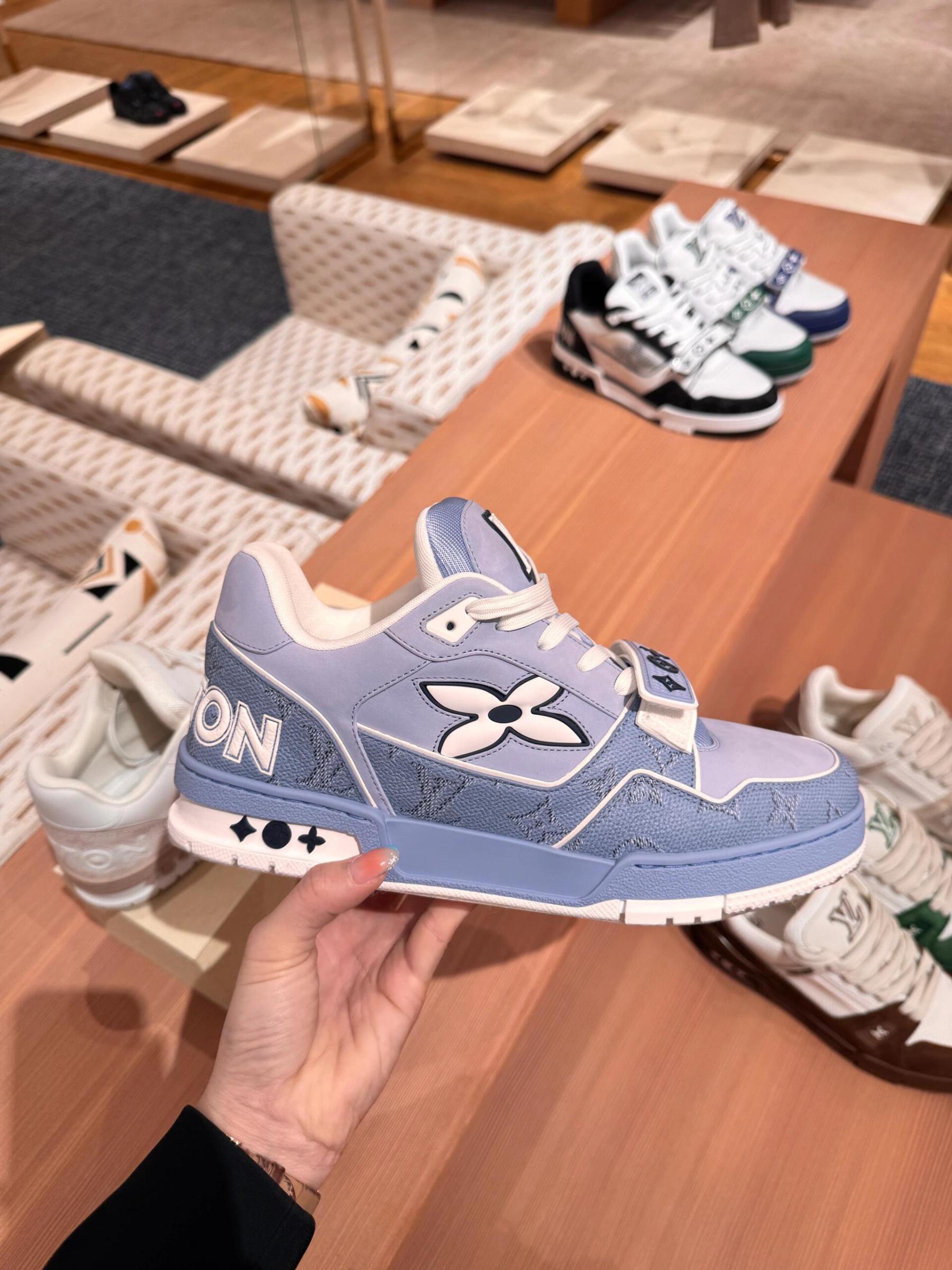 LV TRAINER 男女同款 數位列印系列