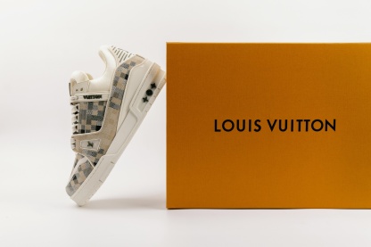 LV TRAINER 男女同款 蛇年限定系列