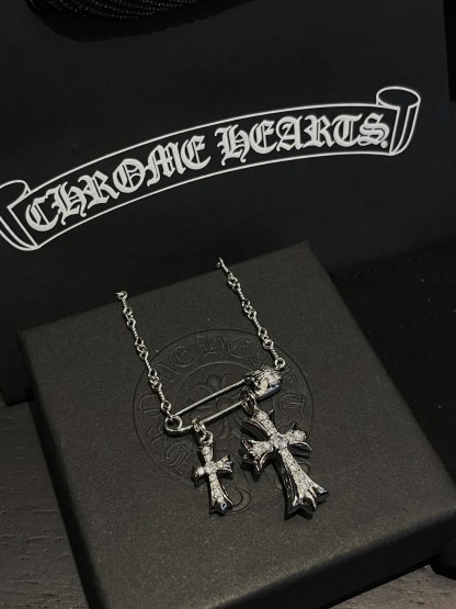 𝐂𝐡𝐫𝐨𝐦𝐞 𝐡𝐞𝐚𝐫𝐭𝐬 克羅心 銀鍍白金 鑲石別針雙十字項鍊