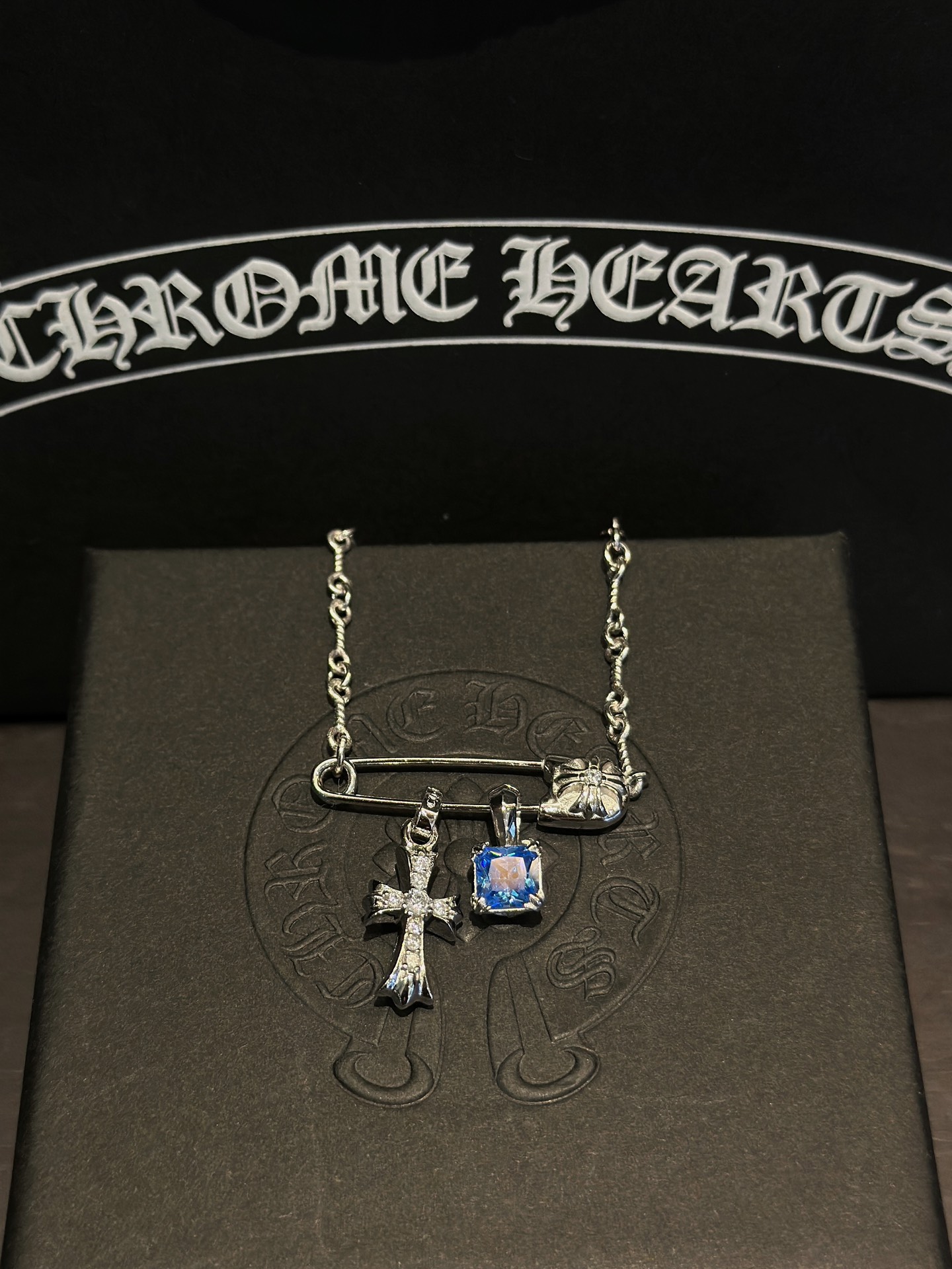 Chrome Hearts（CH / 克罗心）别针十字架镀金方糖项链（藍）