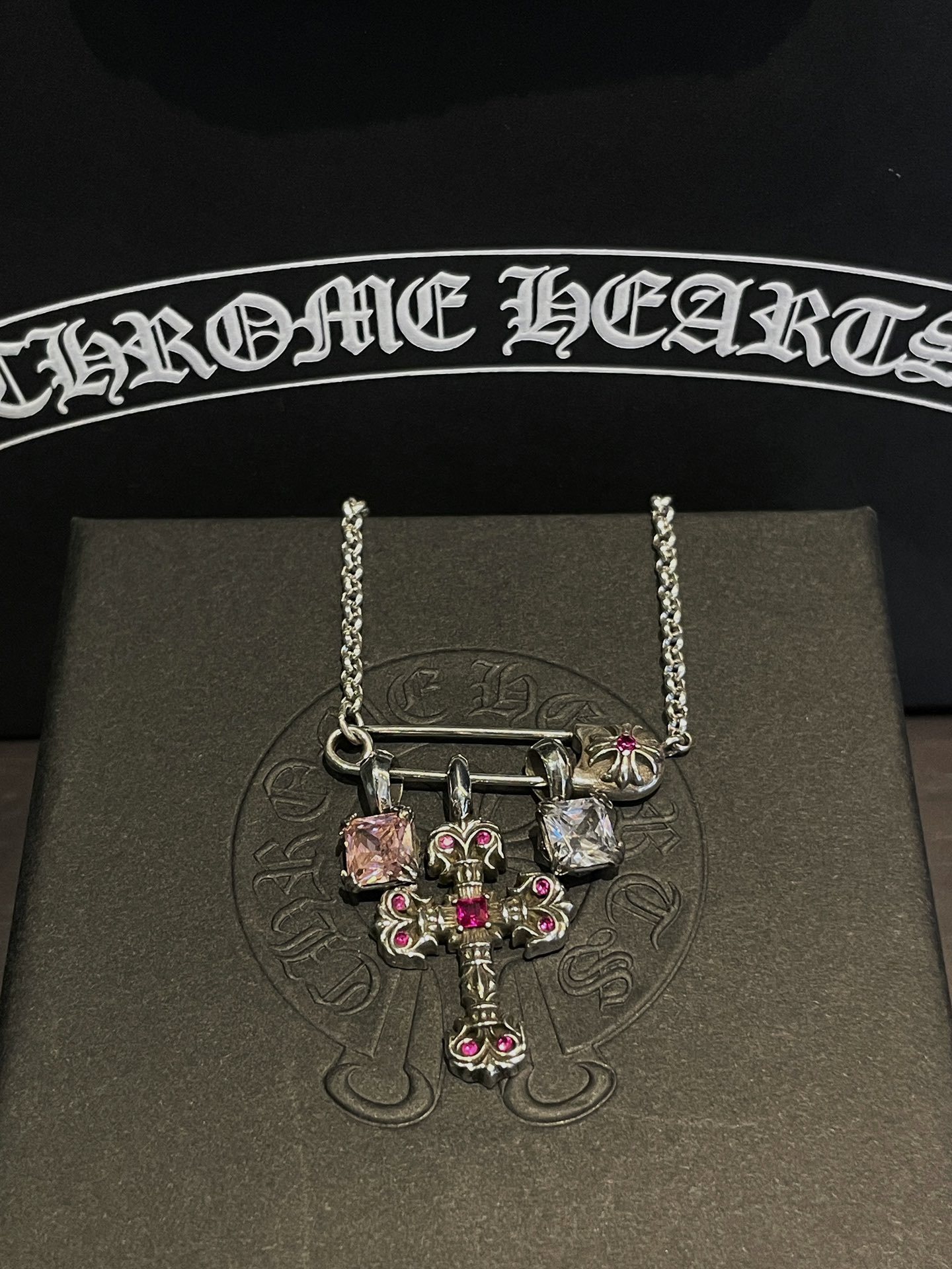 Chrome Hearts（CH / 克罗心）别针火焰十字架镀金方糖项链