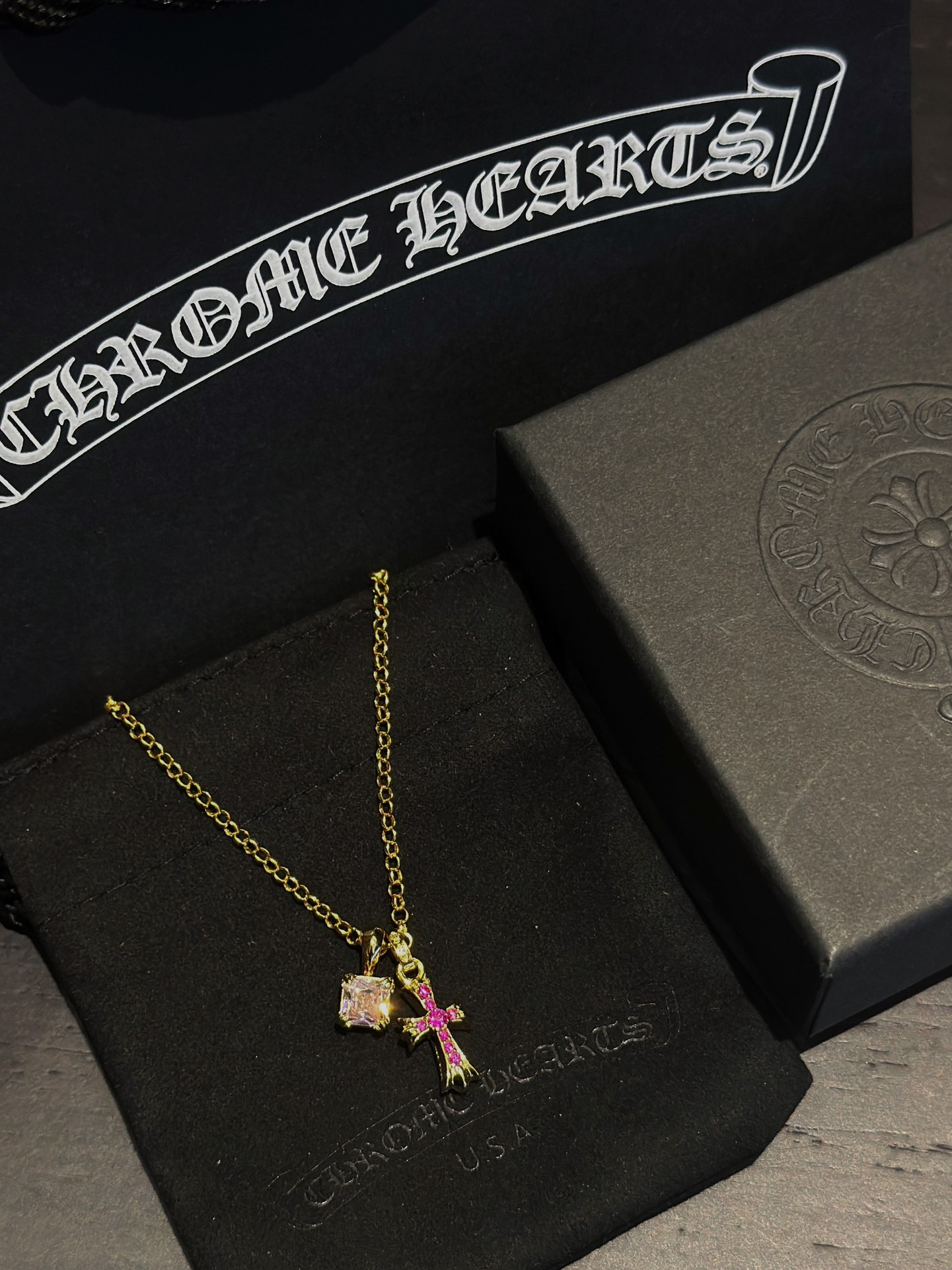 Chrome Hearts（克罗心）别针紫钻十字架项链（紅金）