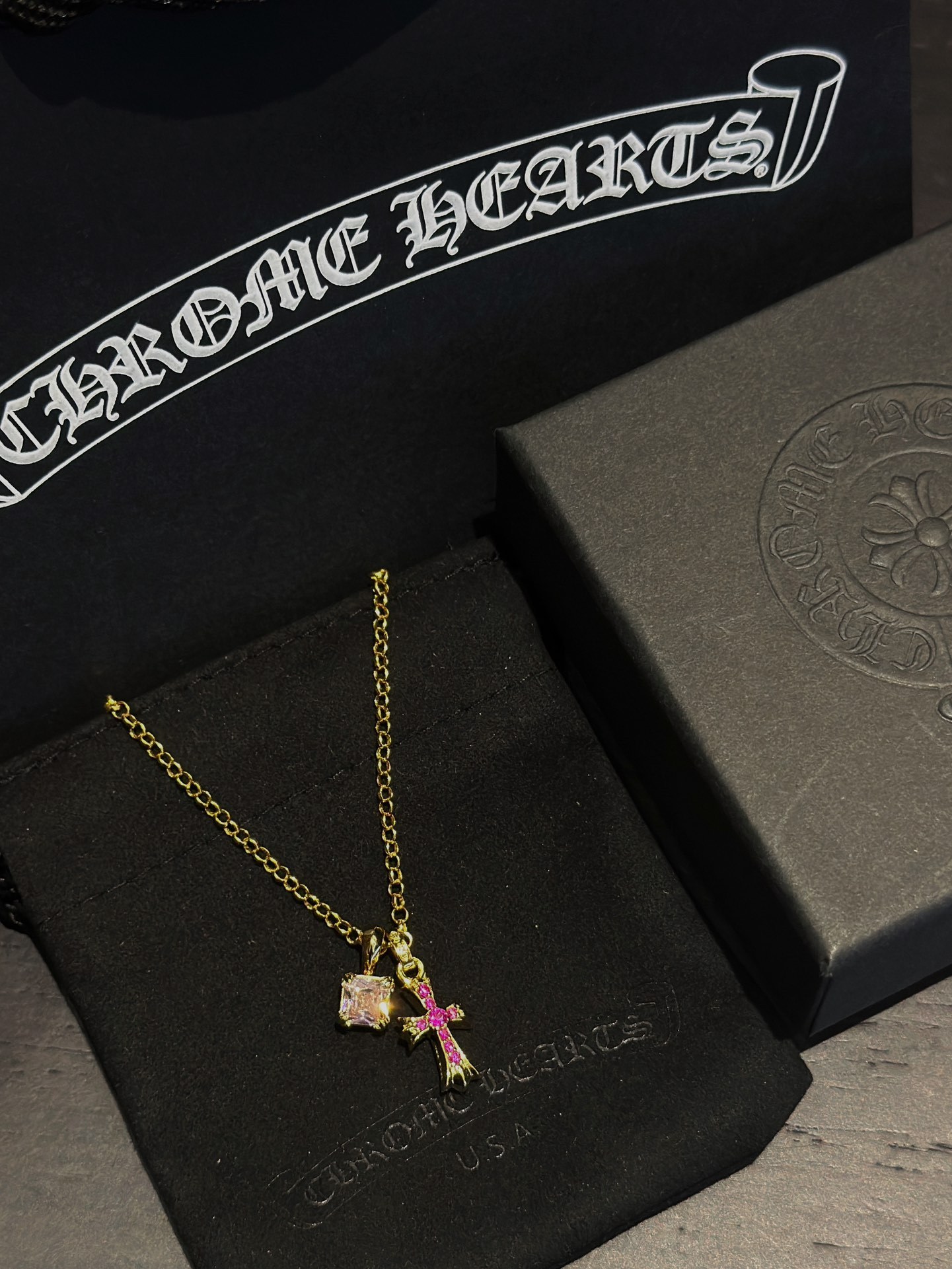 Chrome Hearts（克罗心）别针紫钻十字架项链（紅金）