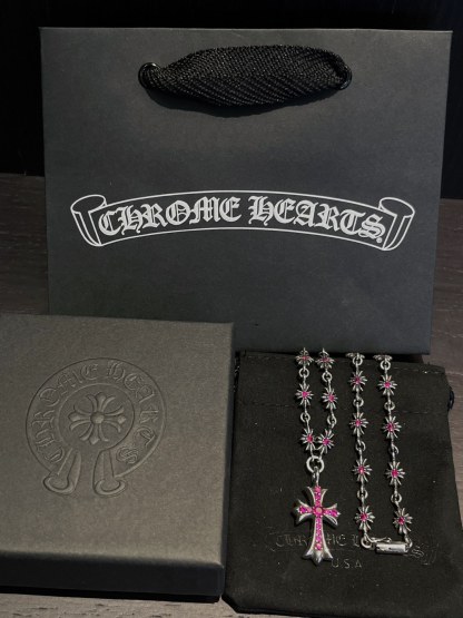 Chrome Hearts（克羅心）紅鋯石十字架套鏈