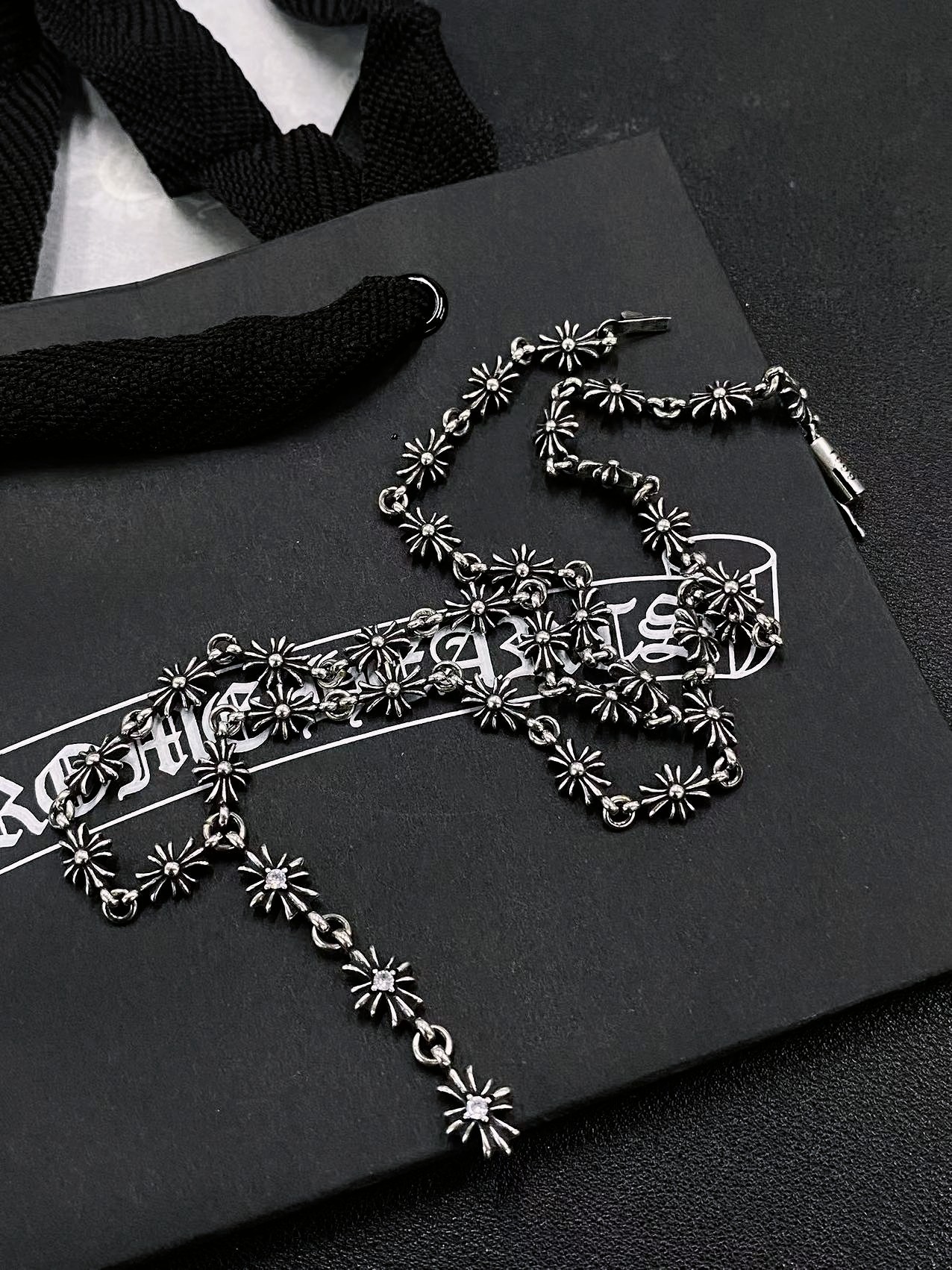 Chrome Hearts（克羅心）三節鑲石十字花項鍊
