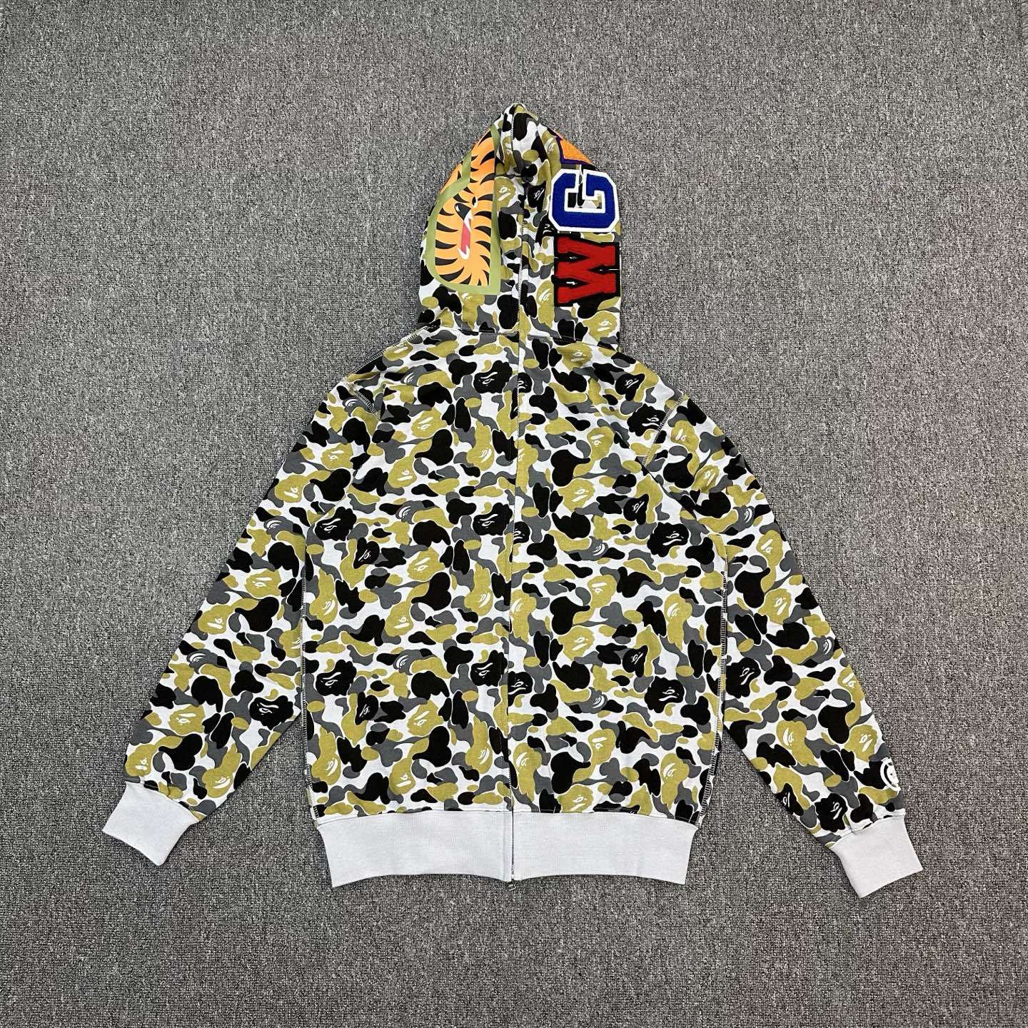 P235 XX215 BAPE FW24 銀座限定鯊魚拼接拉鏈連帽衛衣 235