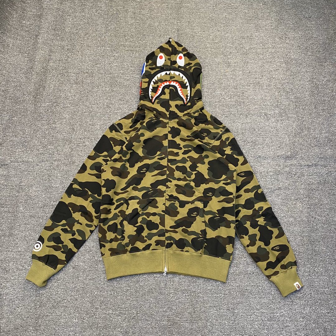 P215 XX121 BAPE 1ST CAMO SHARK FULL 经典专柜款迷彩鲨鱼连帽拉链卫衣 215