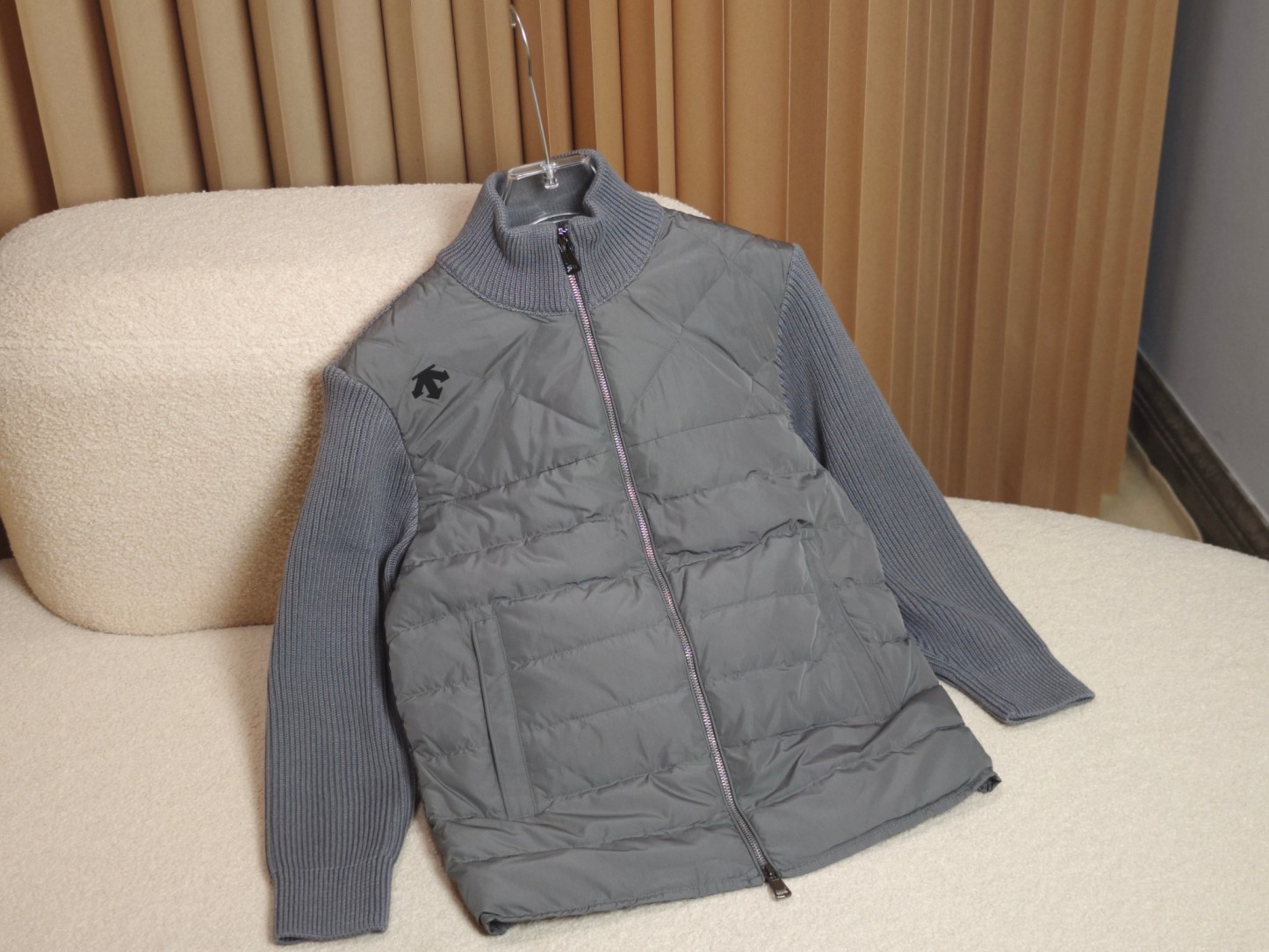 DESCENTE 針織立領輕薄羽絨服