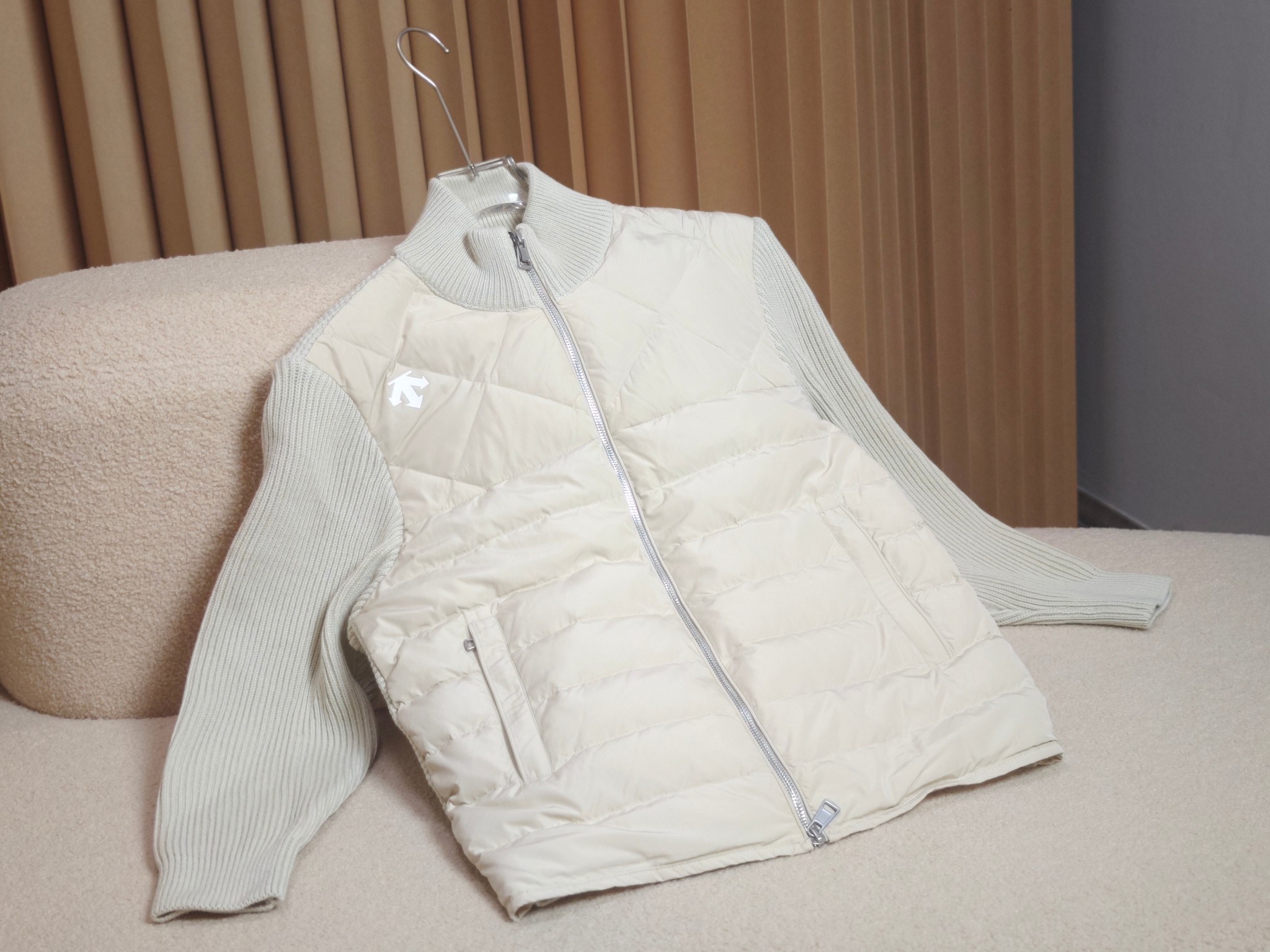 DESCENTE 針織立領輕薄羽絨服