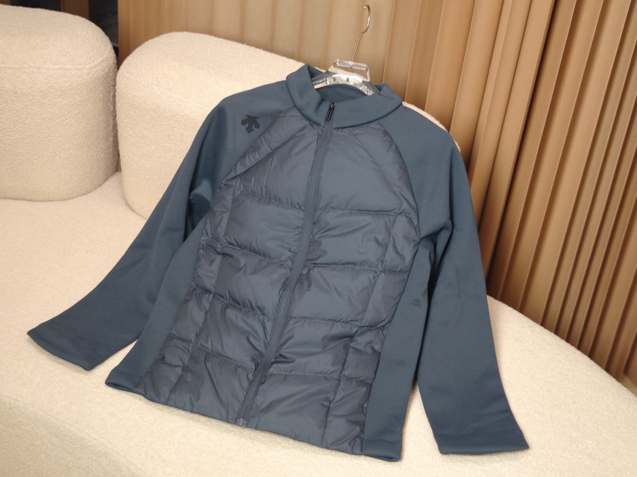 DESCENTE TRAINING 系列 立領輕薄羽絨服