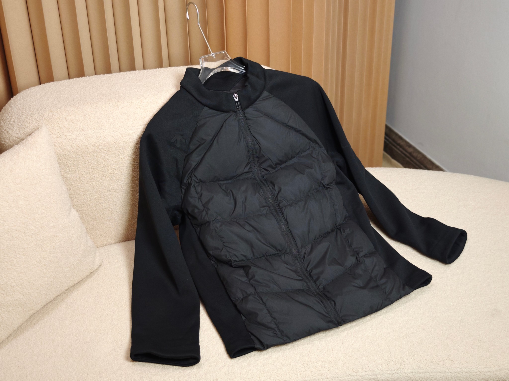 DESCENTE TRAINING 系列 立領輕薄羽絨服