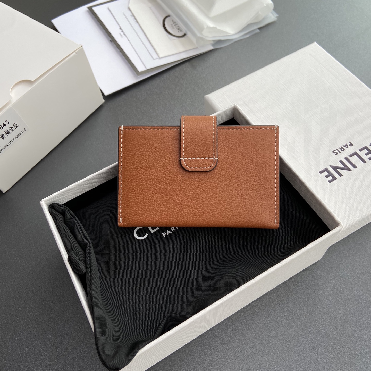 CELINE 柔軟粒面牛皮革卡包／新款