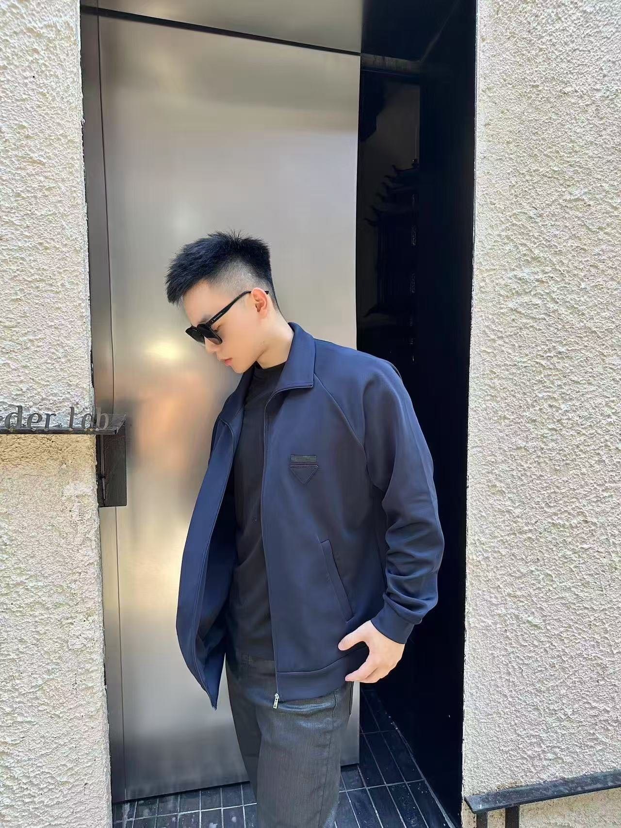 Prada三角布標套裝夾克外套