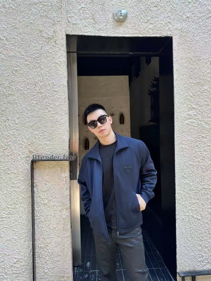 Prada三角布標套裝夾克外套