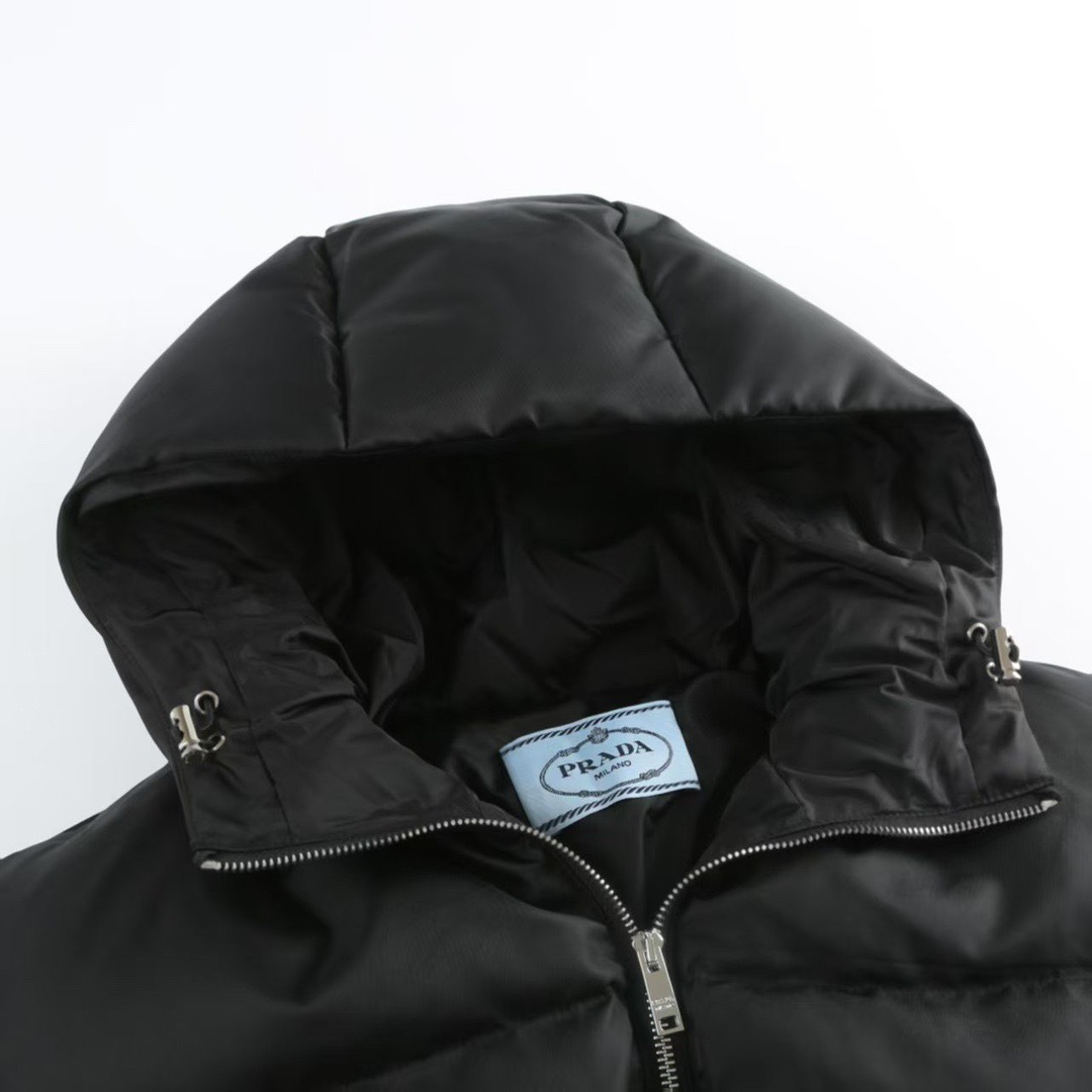 Prada女士再生尼龍連帽羽絨服
