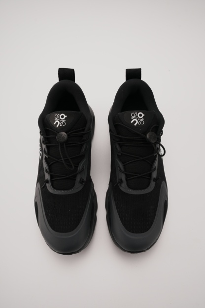 LOEWE X ON 昂跑 Cloudsolo 舒適跑步鞋 黑色（男女同款）