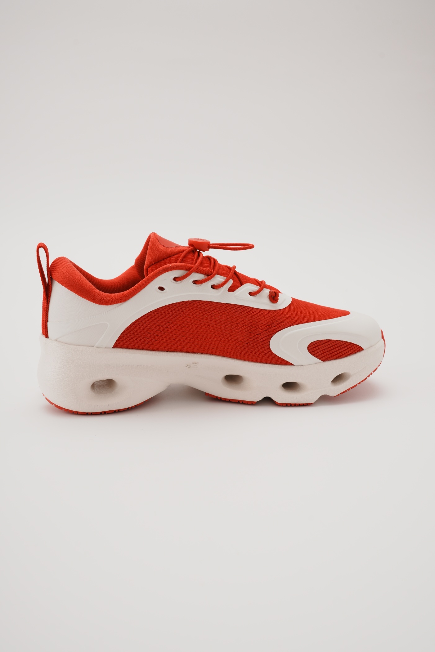 LOEWE X ON 昂跑 Cloudsolo 白紅 舒適跑步鞋 （女款）