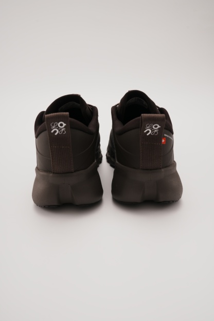 LOEWE X ON 昂跑 Cloudsolo 舒適跑步鞋 黑咖（男女同款）