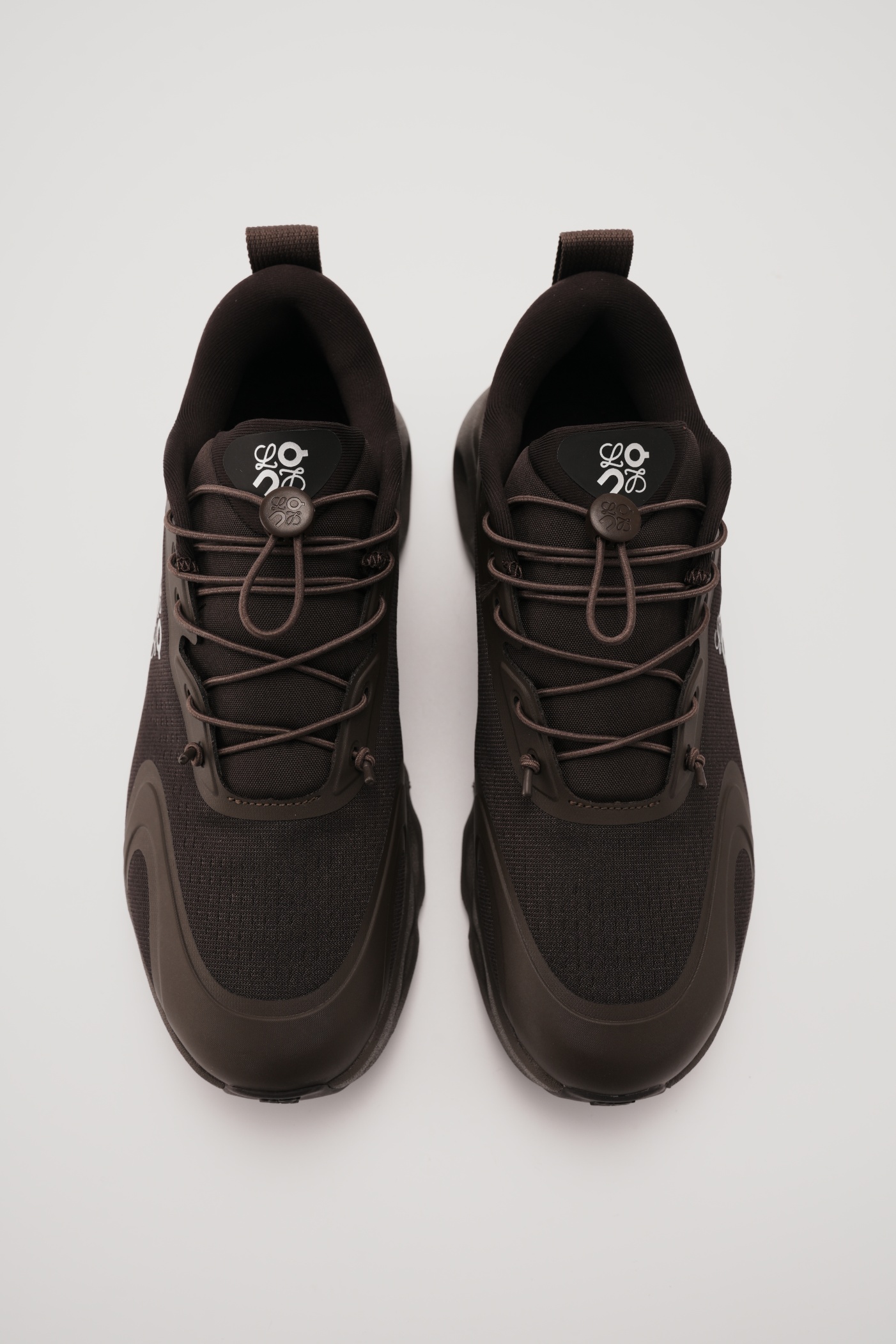 LOEWE X ON 昂跑 Cloudsolo 舒適跑步鞋 黑咖（男女同款）