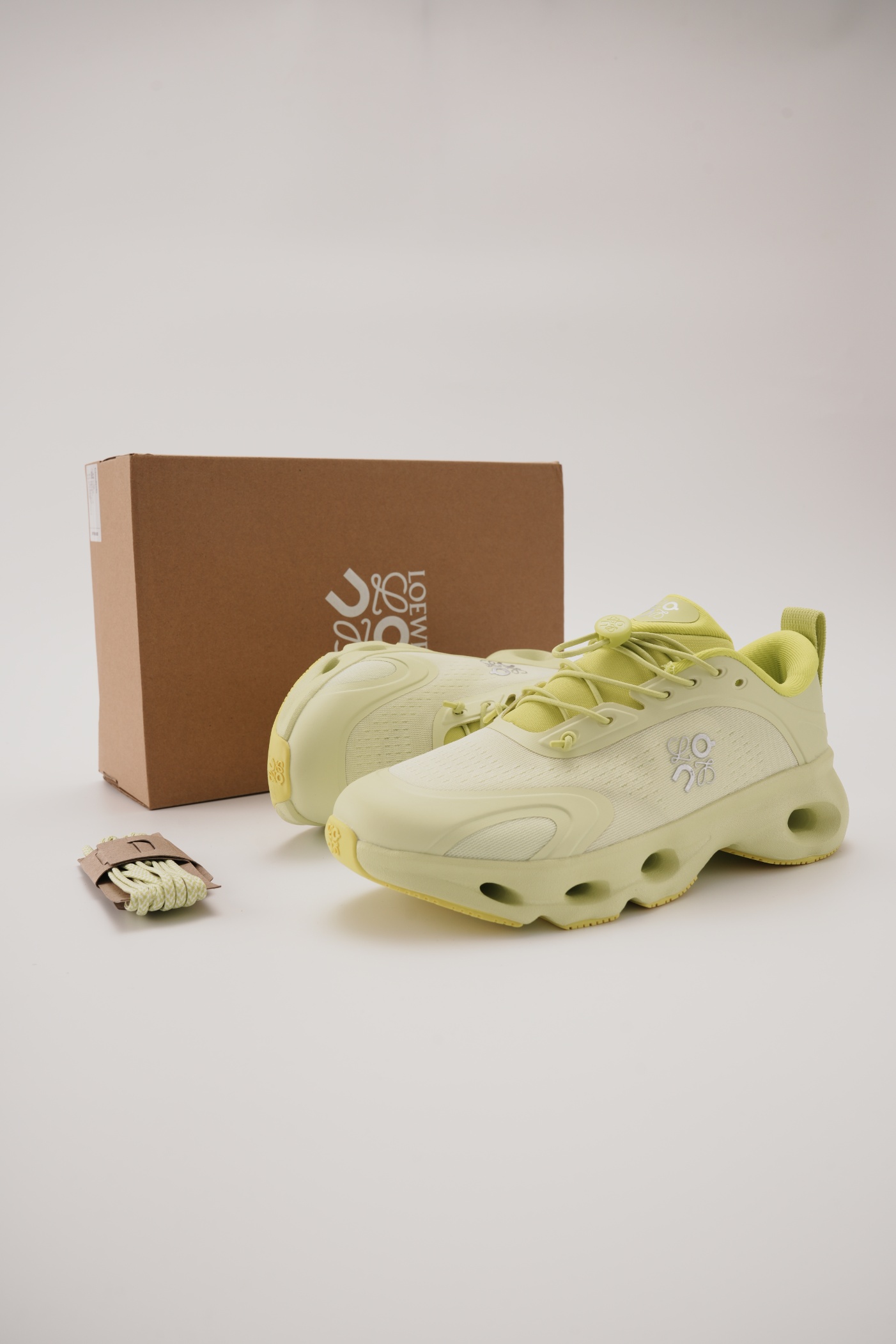 LOEWE X ON 昂跑 Cloudsolo 舒適跑步鞋 熒光綠（男女同款）