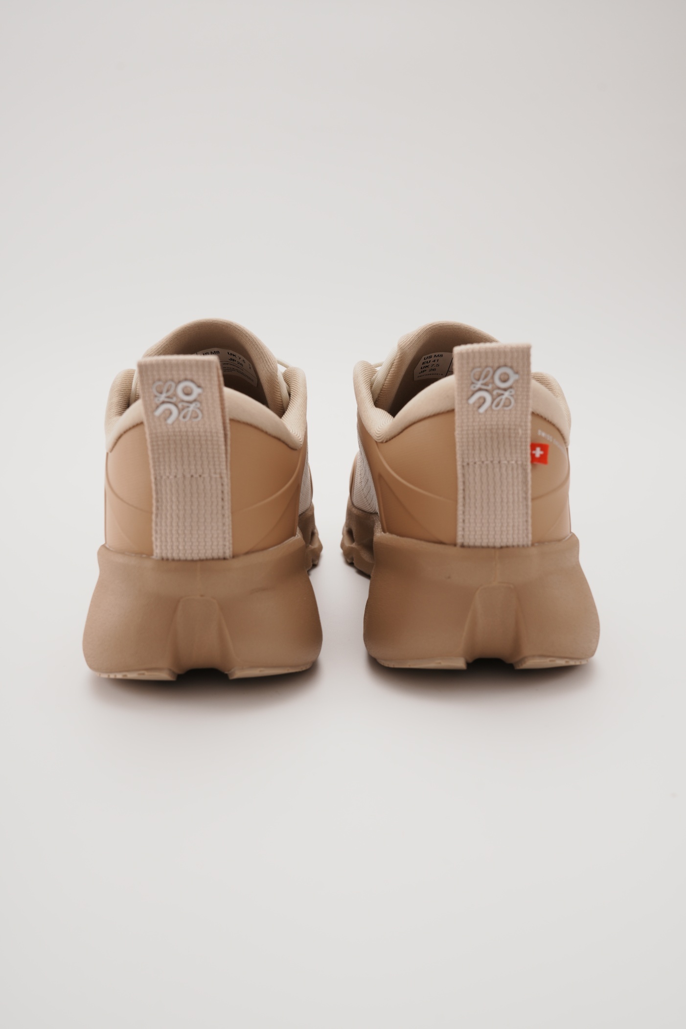 LOEWE X ON 昂跑 Cloudsolo 舒適跑步鞋 白棕（男女同款）