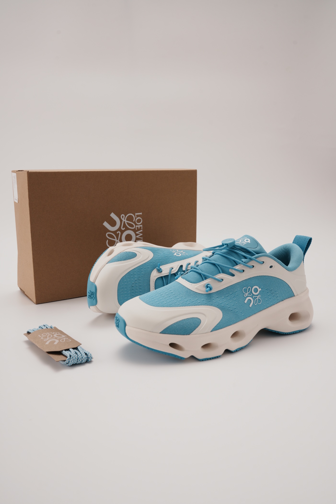 LOEWE X ON 昂跑 Cloudsolo 舒適跑步鞋 白藍（男女同款）