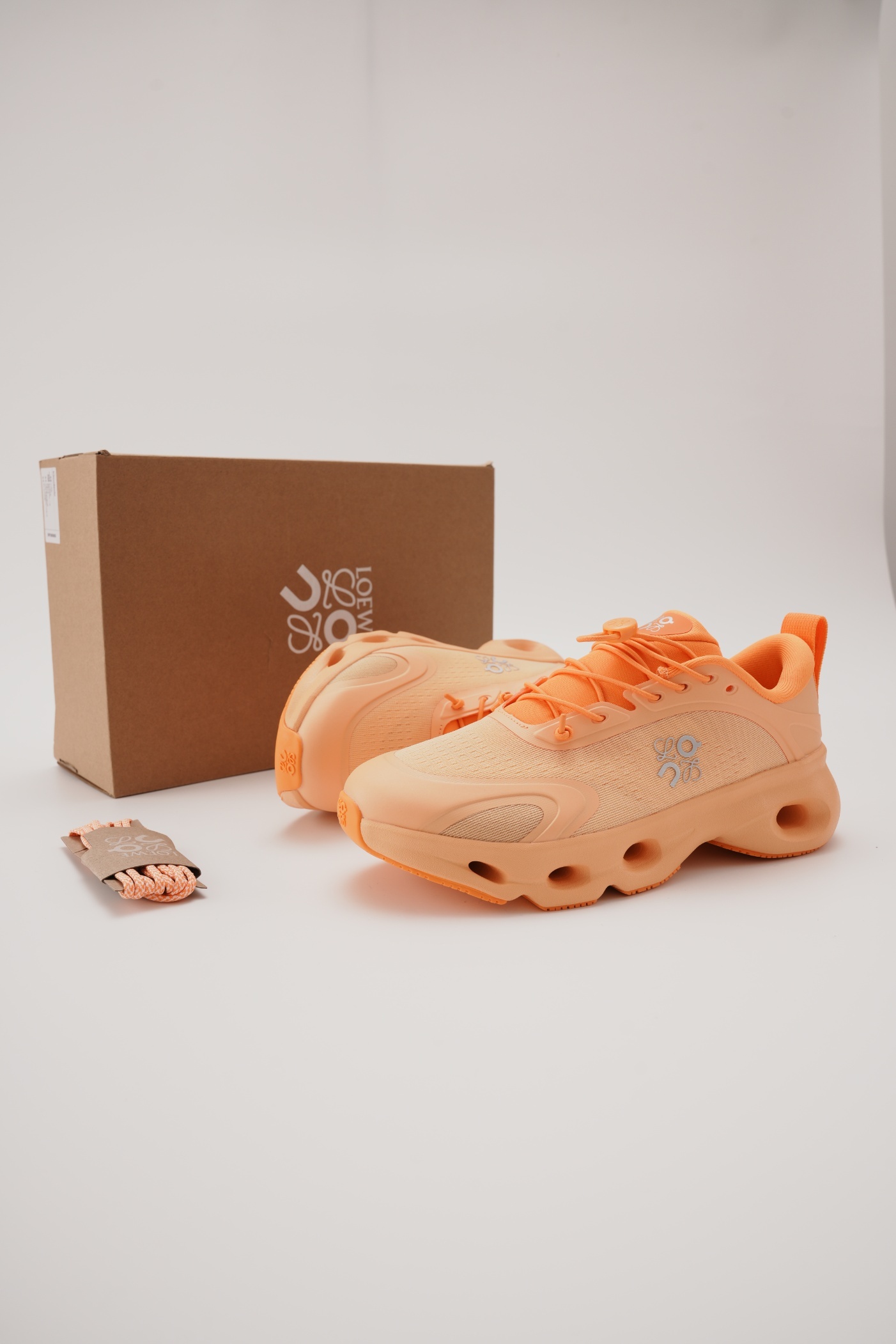 LOEWE X ON 昂跑 Cloudsolo 舒適跑步鞋 橙色（男女同款）