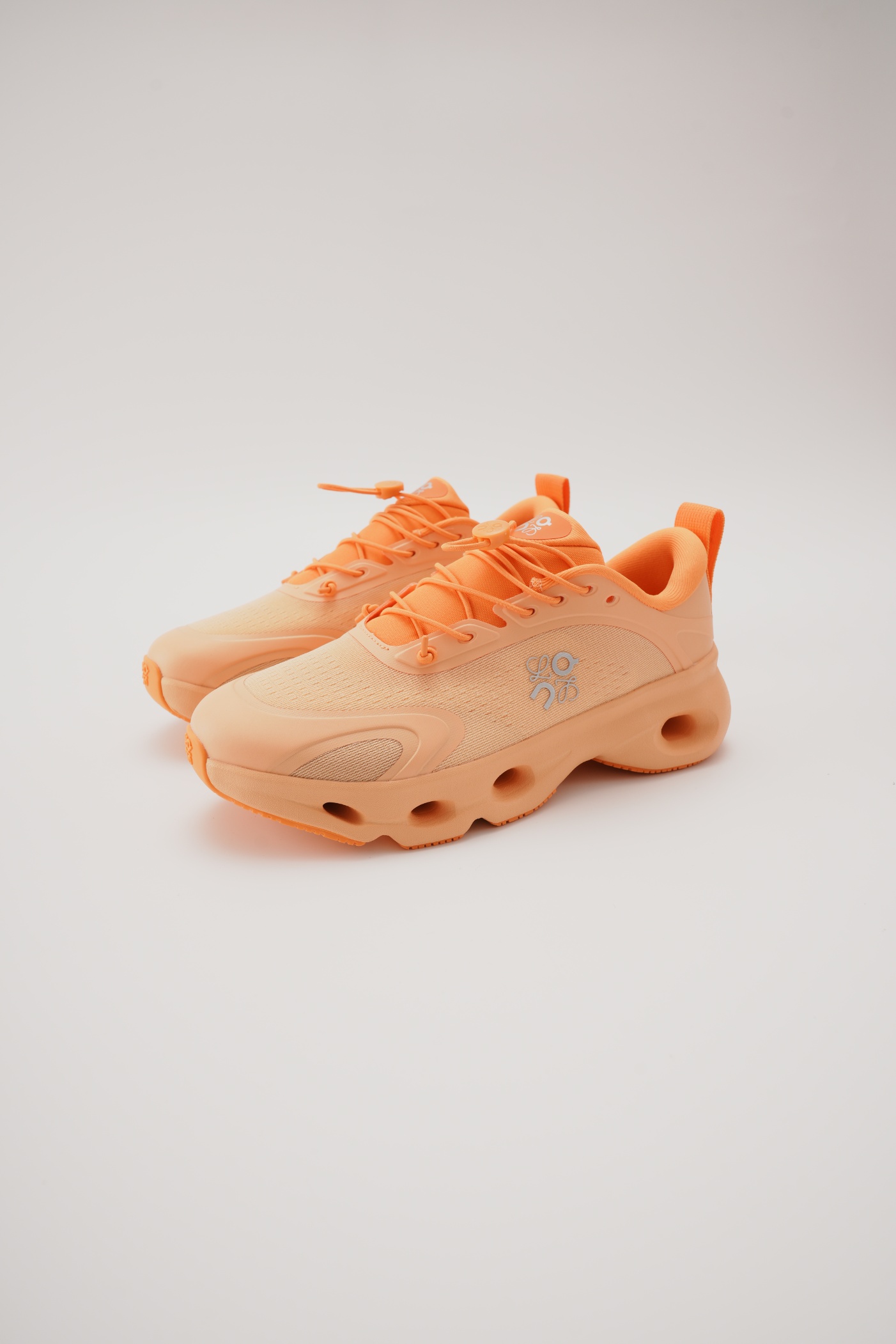 LOEWE X ON 昂跑 Cloudsolo 舒適跑步鞋 橙色（男女同款）