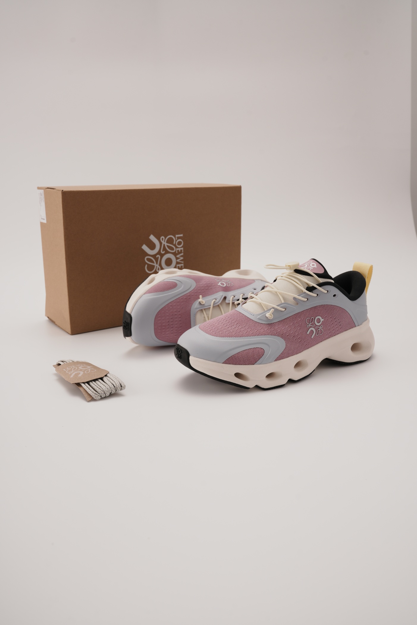 LOEWE X ON 昂跑 Cloudsolo 白粉紫 舒適跑步鞋 （女款）